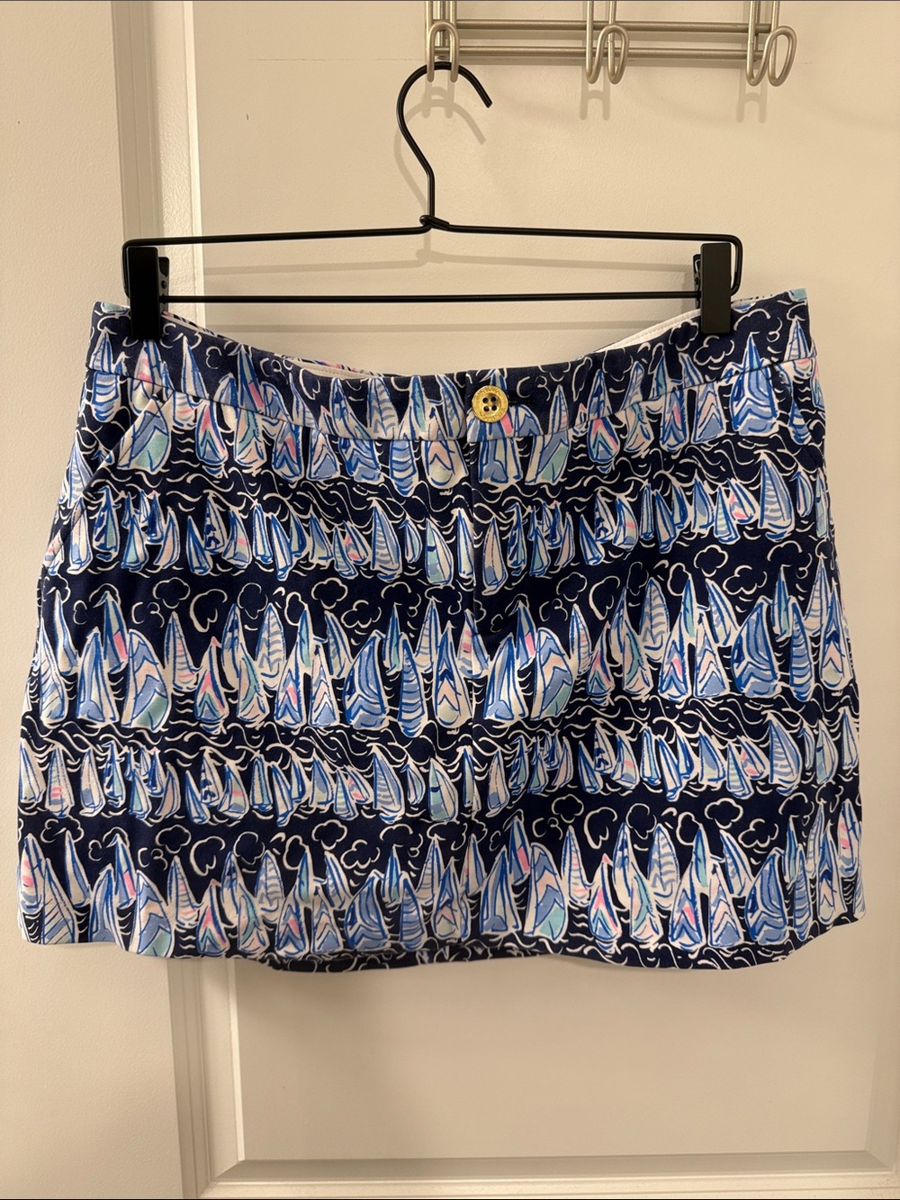 Lilly Pulitzer Navy Blue Patterned Sailboat Print Skort